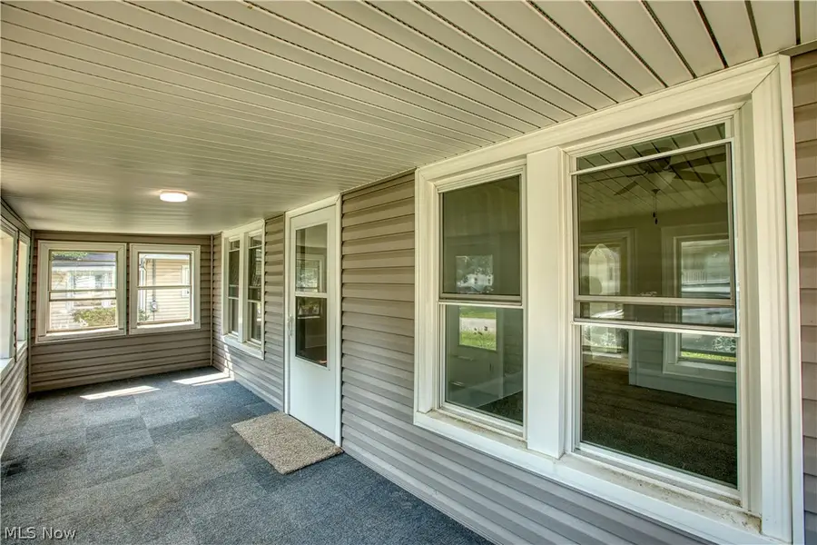 293 E Cassell Avenue, Barberton, OH 44203 - #2