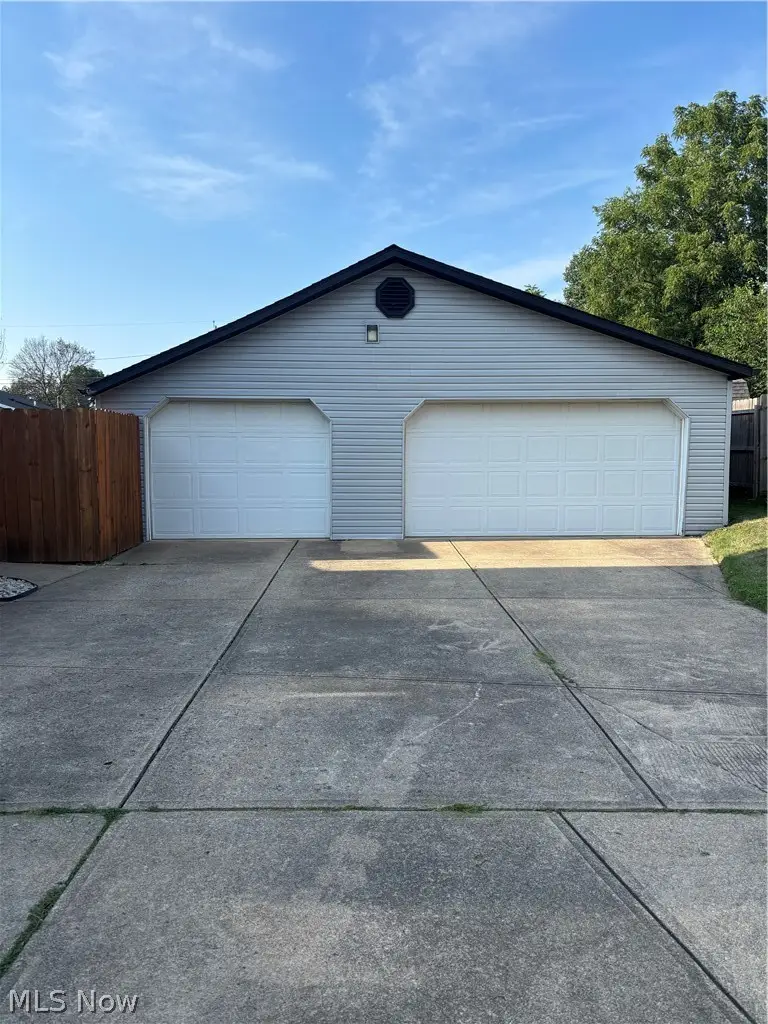 2223 22nd Ne Street, Canton, OH 44705 - #2