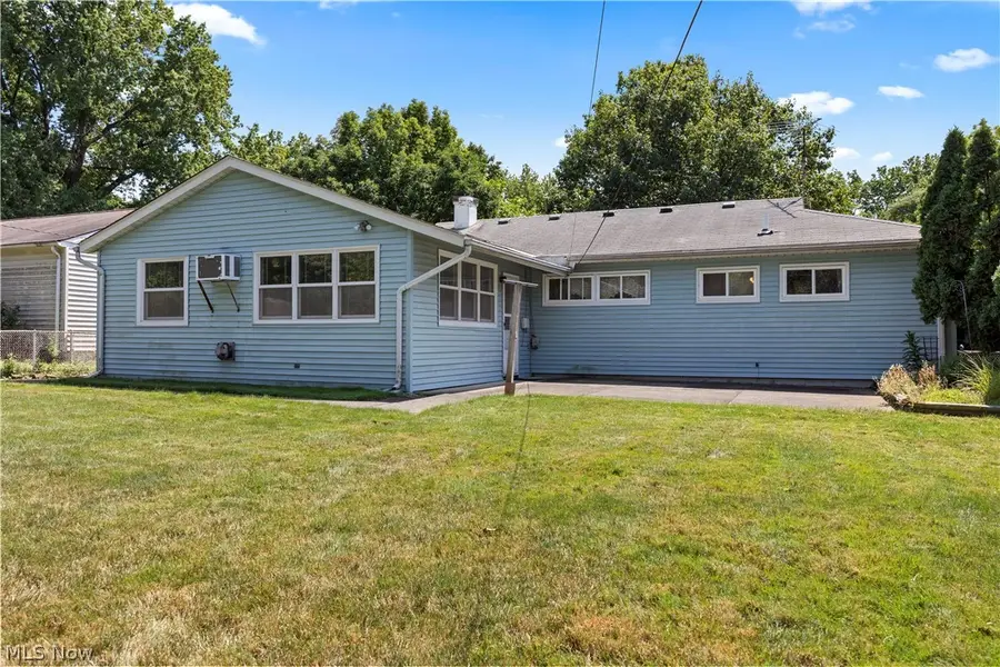 9298 Newkirk Drive, Parma Heights, OH 44130 - #2