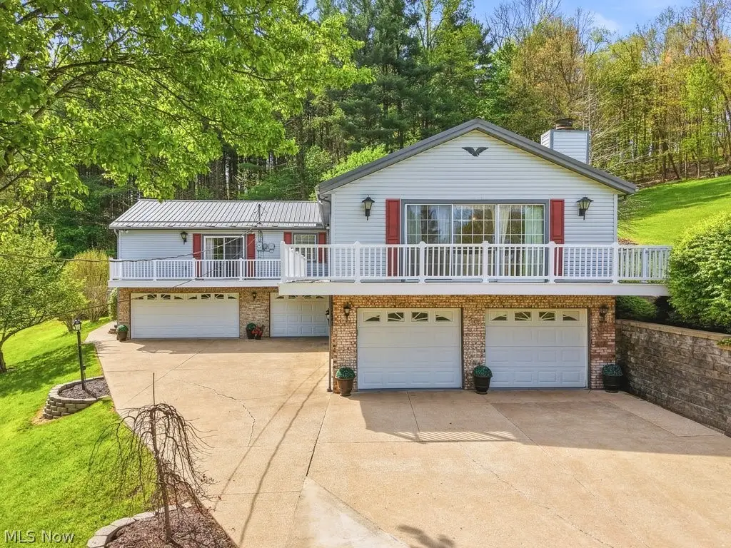 411 E Mohawk Drive, Malvern, OH 44644 - #1