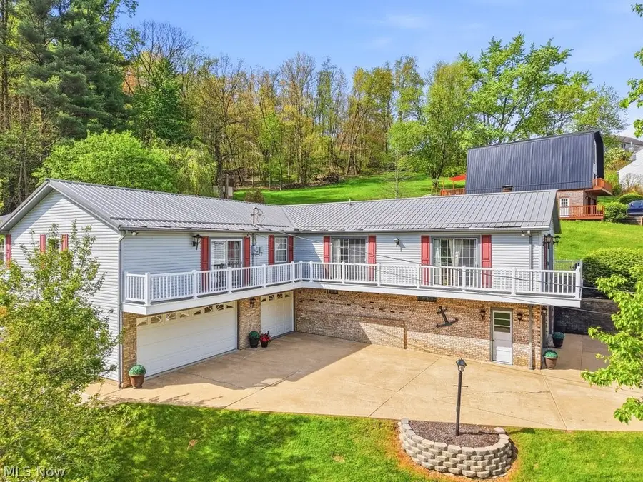 411 E Mohawk Drive, Malvern, OH 44644 - #2