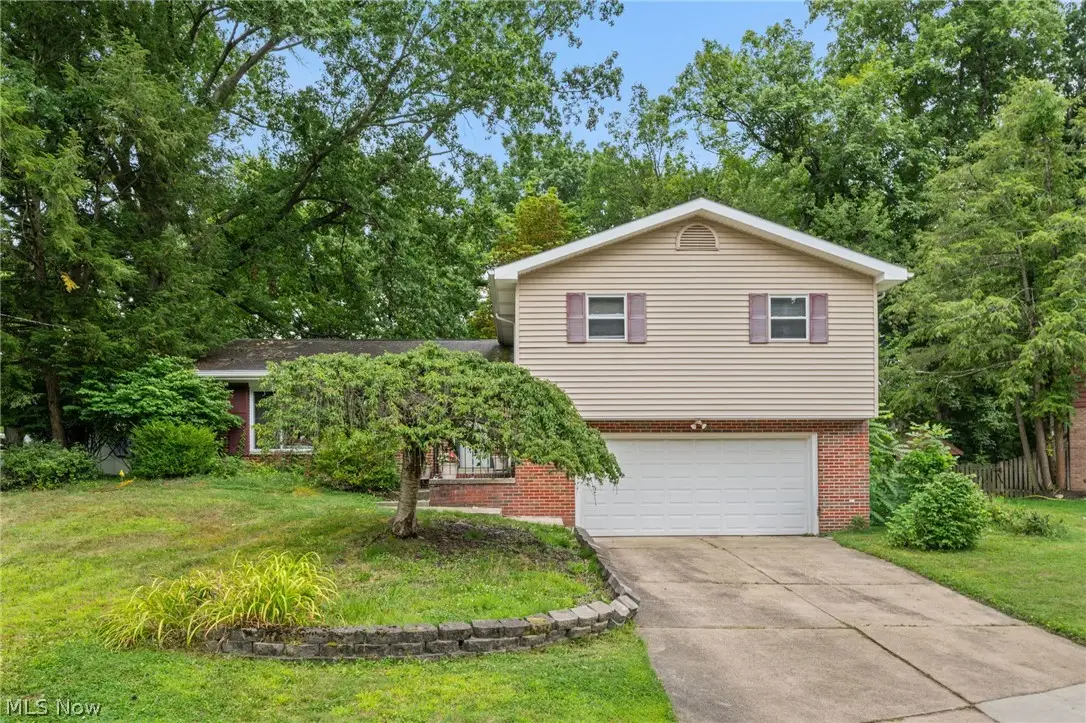 1590 Newcastle Circle, Akron, OH 44313 - #1