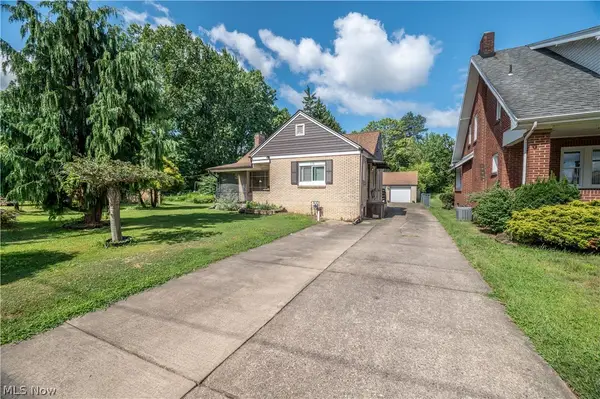 110 S Hazelwood Avenue, Youngstown, OH 44509