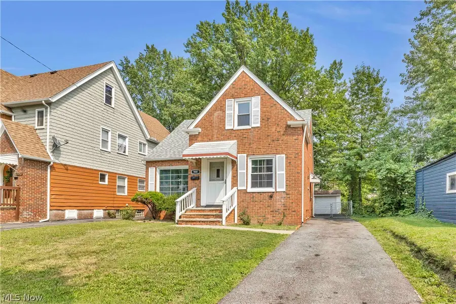 900 Eloise Drive, Cleveland Heights, OH 44112 - #2