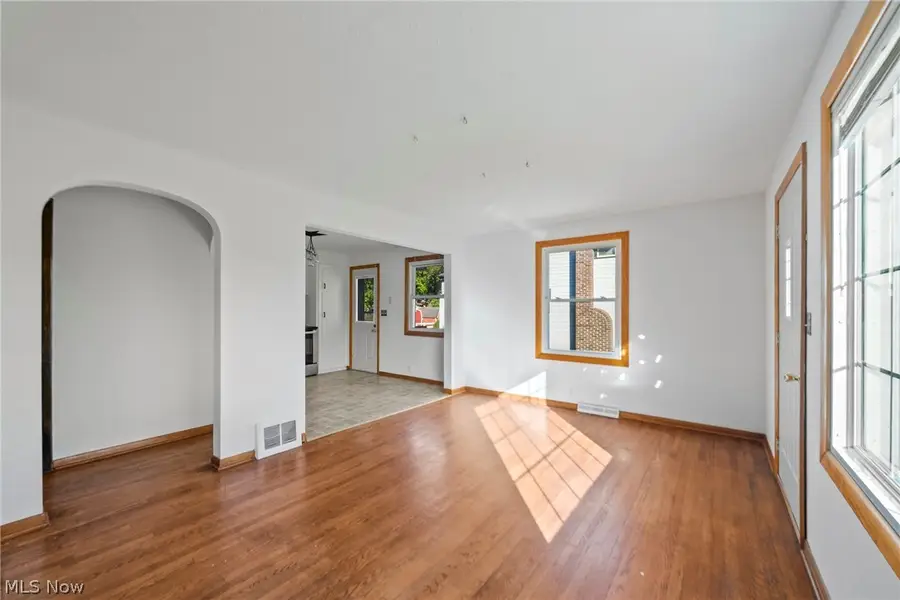 1427 E Broad, Louisville, OH 44641 - #2