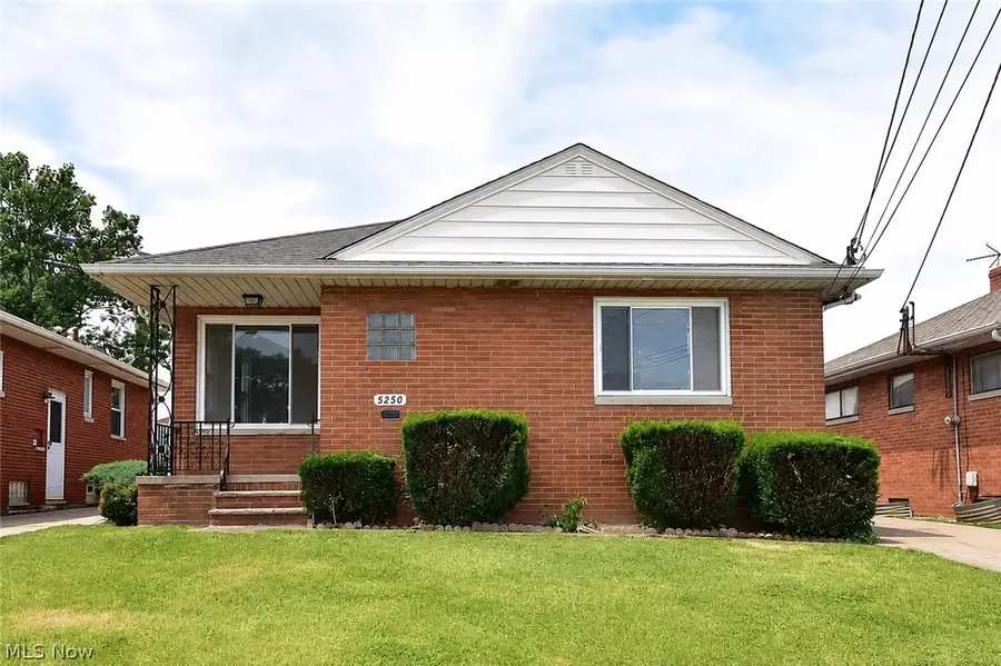 5250 E 135th Street, Garfield Heights, OH 44125 - #2