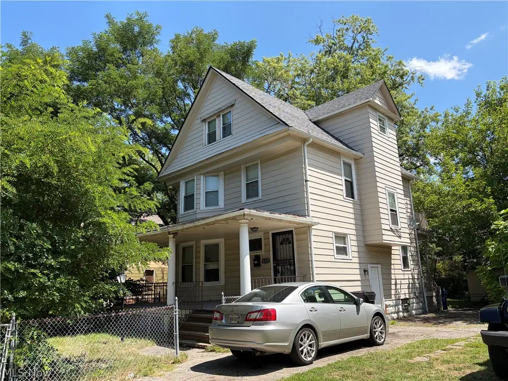 557 E 117th Street, Cleveland, OH 44108 - #1