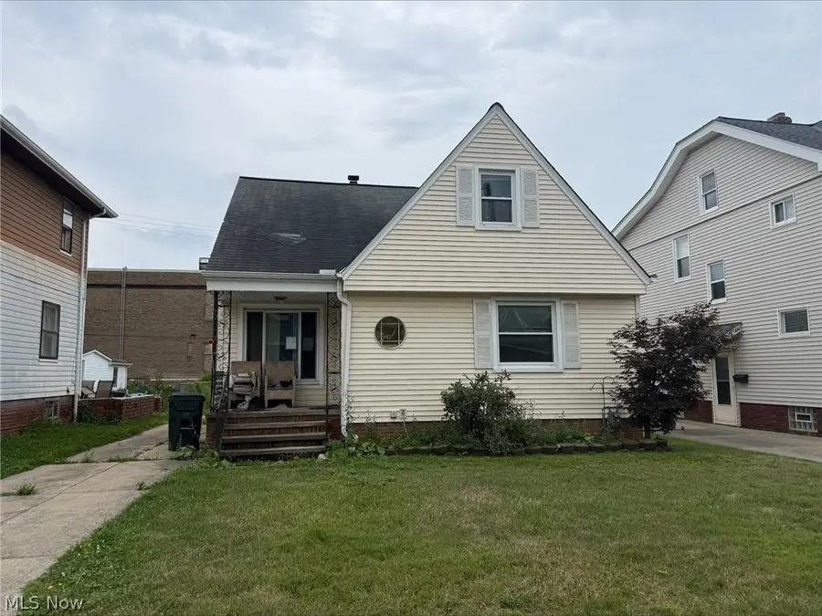 9512 Dorothy Avenue, Garfield Heights, OH 44125 - #3