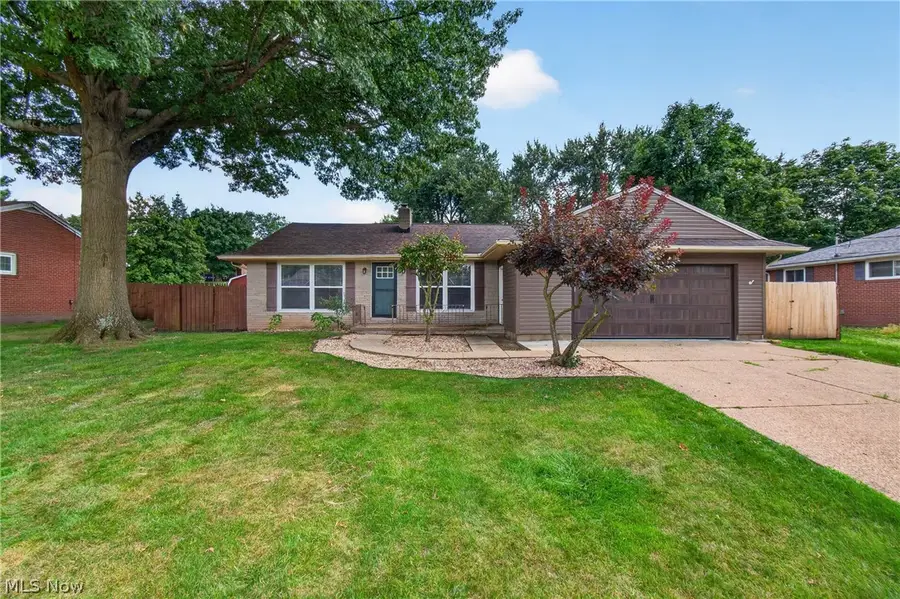 3321 Meadowwood Nw Street, Massillon, OH 44646 - #2