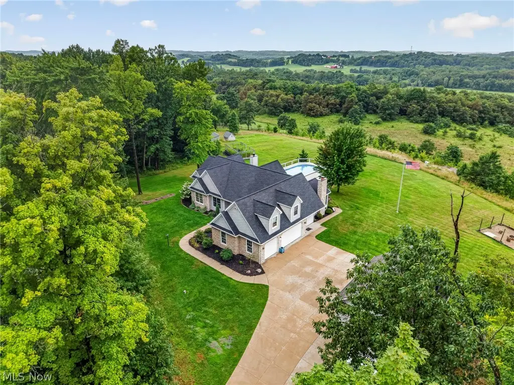 1029 Baird Se Avenue, Paris, OH 44669 - #1