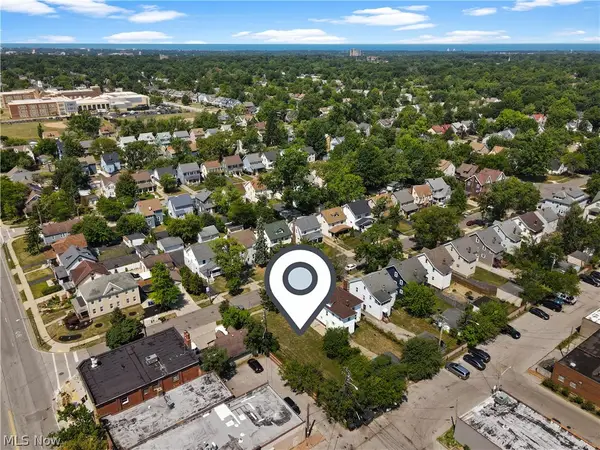 2127 Hampstead Road, Cleveland Heights, OH 44118