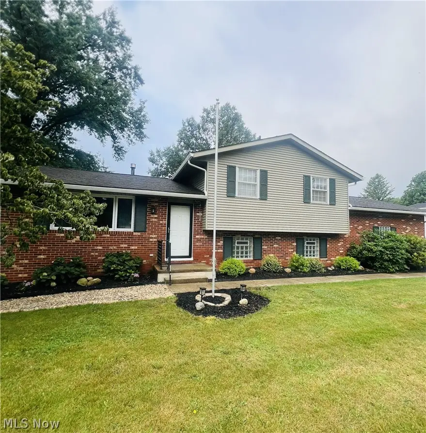5610 Comanche Nw Street, North Canton, OH 44720 - #1