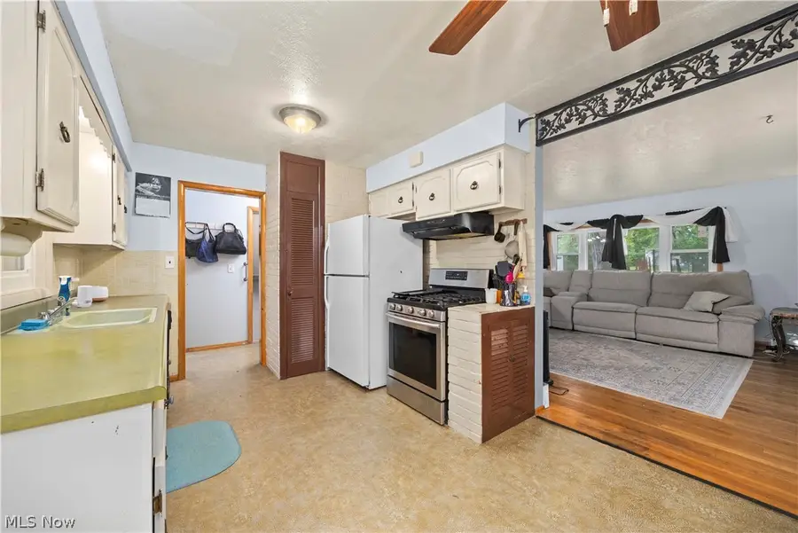 5817 Calamie Drive, Parma Heights, OH 44130 - #3