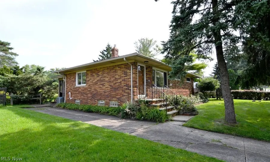 3000 W Sprague Road, Parma, OH 44134 - #2