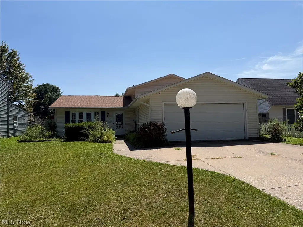 615 Bowling Green Circle, Elyria, OH 44035 - #1
