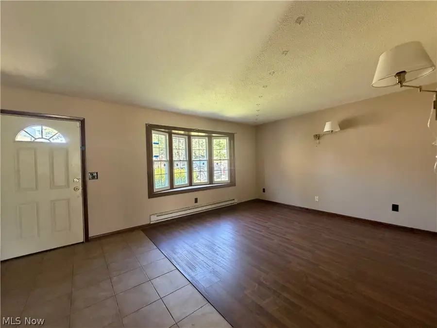 615 Bowling Green Circle, Elyria, OH 44035 - #3