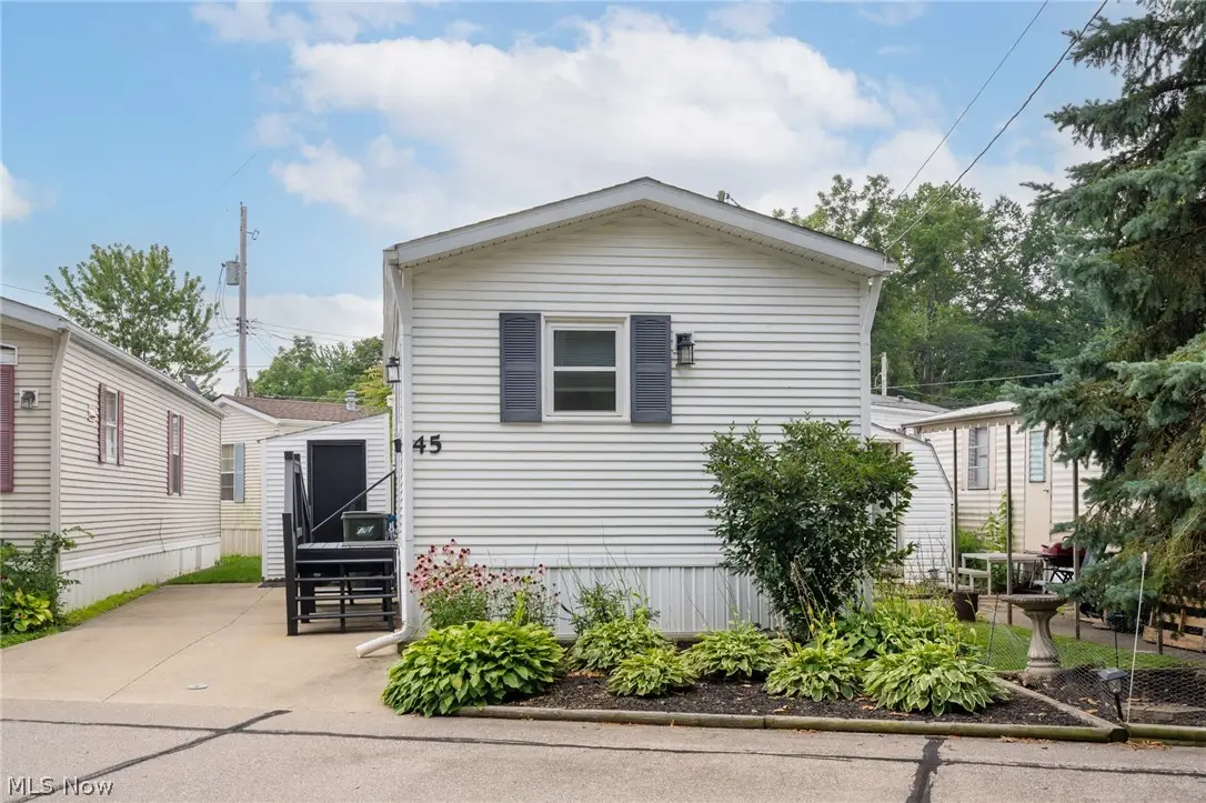 45 Flamingo Avenue, Amherst, OH 44001 - #1