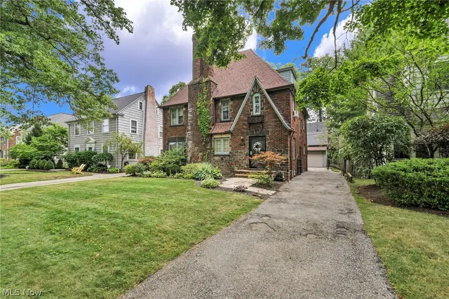 3295 Glencairn Road, Shaker Heights, OH 44122 - #2