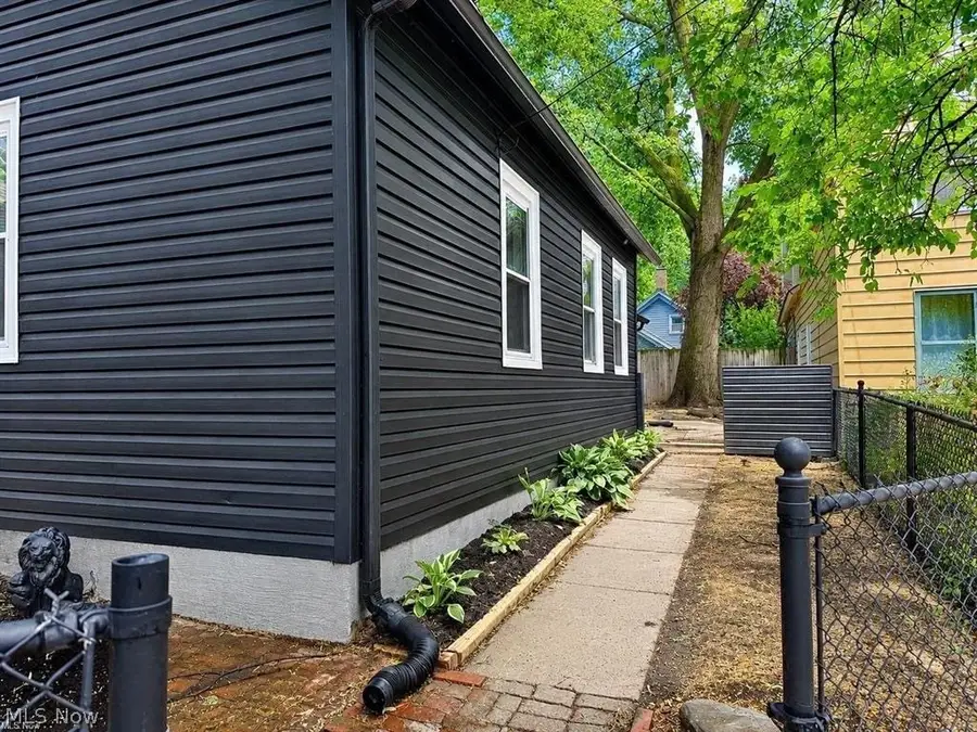 842 Starkweather Avenue, Cleveland, OH 44113 - #3