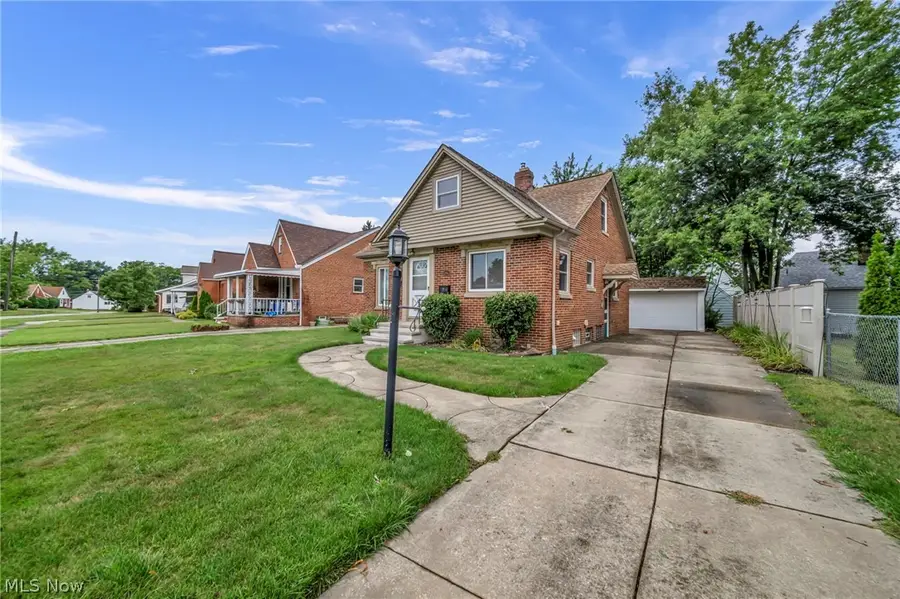6284 Holburn Road, Parma, OH 44129 - #3