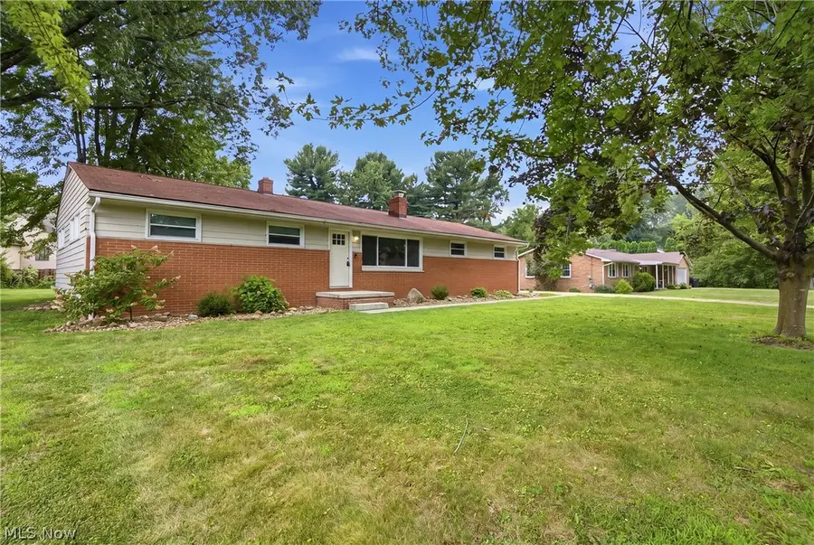 4828 Echoglenn Nw Street, North Canton, OH 44720 - #3