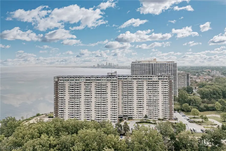 12900 Lake Avenue #1924, Lakewood, OH 44107 - #3