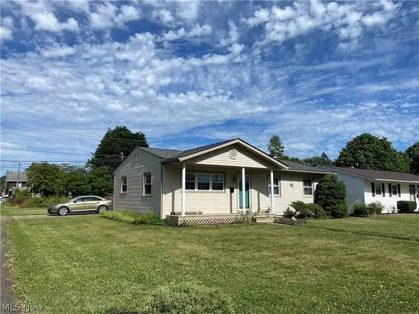 917 Kaderly Nw Street, New Philadelphia, OH 44663