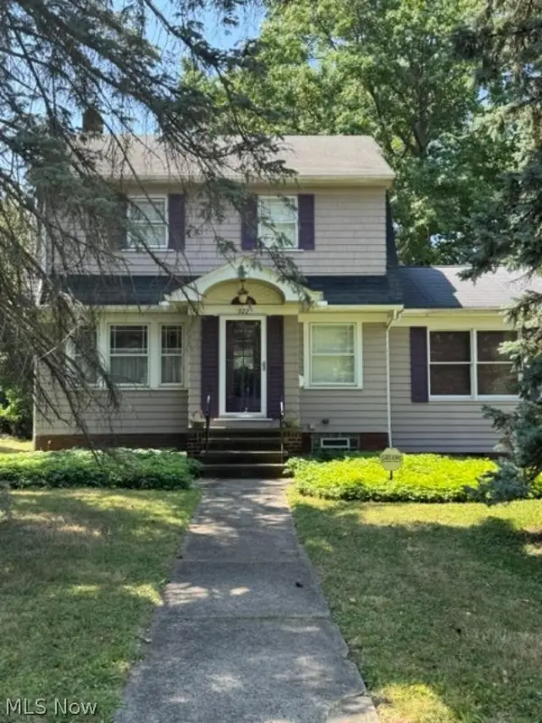 922 Montford Road, Cleveland Heights, OH 44121