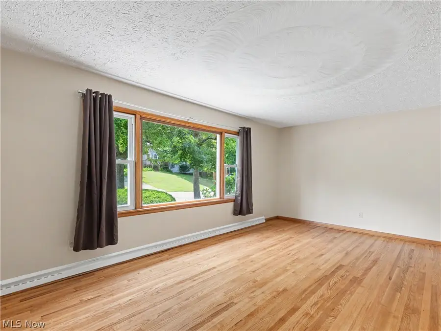335 E Huston Street, Barberton, OH 44203 - #3