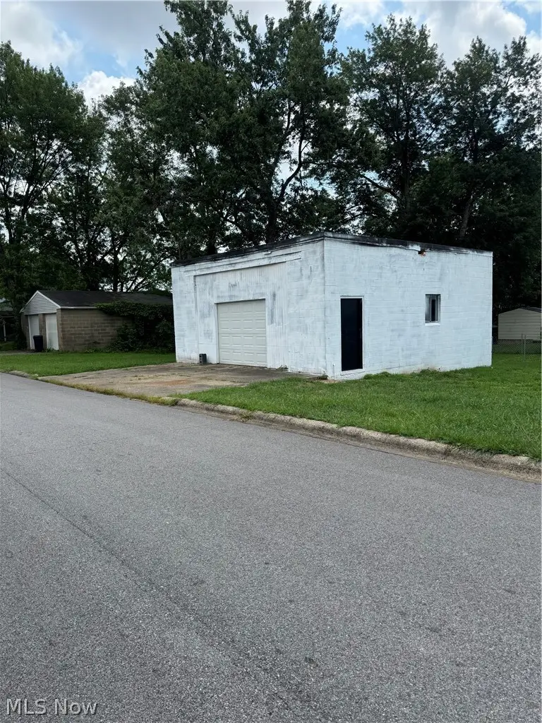 601 Nicely Avenue, Parkersburg, WV 26101 - #3