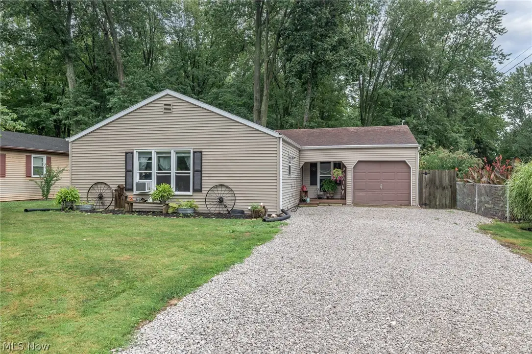 4433 Howard Drive, Vermilion, OH 44089 - #1