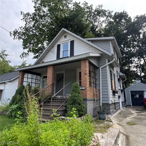 1303 Big Falls Avenue, Akron, OH 44310