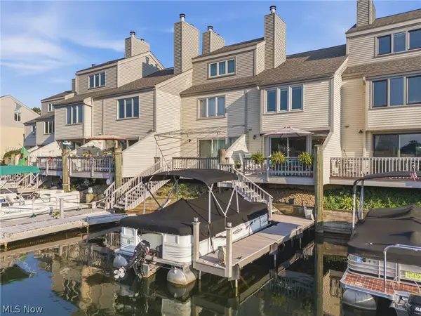 3221 Mariners Island Nw Drive, Canton, OH 44708