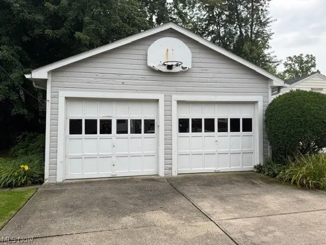2614 E Erie Avenue, Lorain, OH 44052 - #3