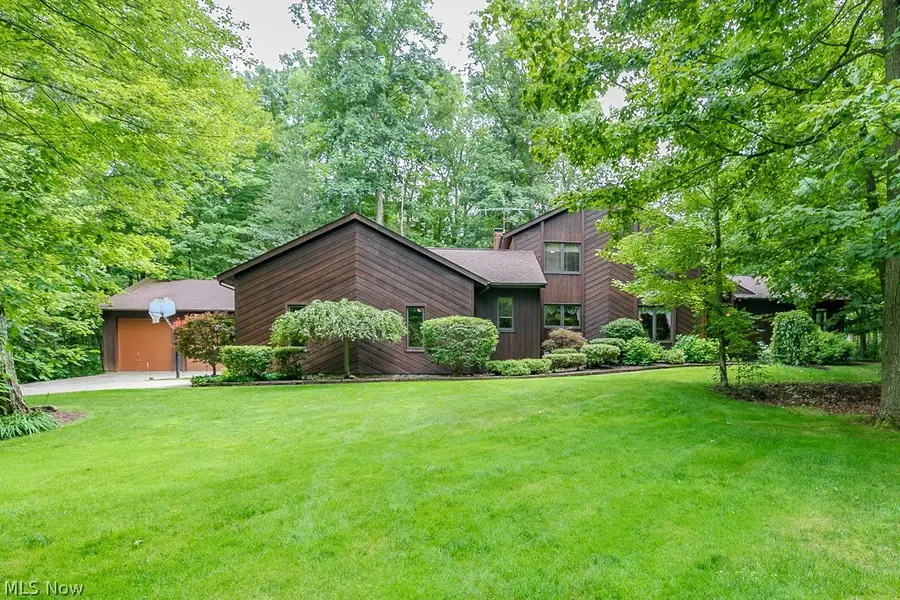 9731 Riverwood Lane, Chagrin Falls, OH 44023 - #2