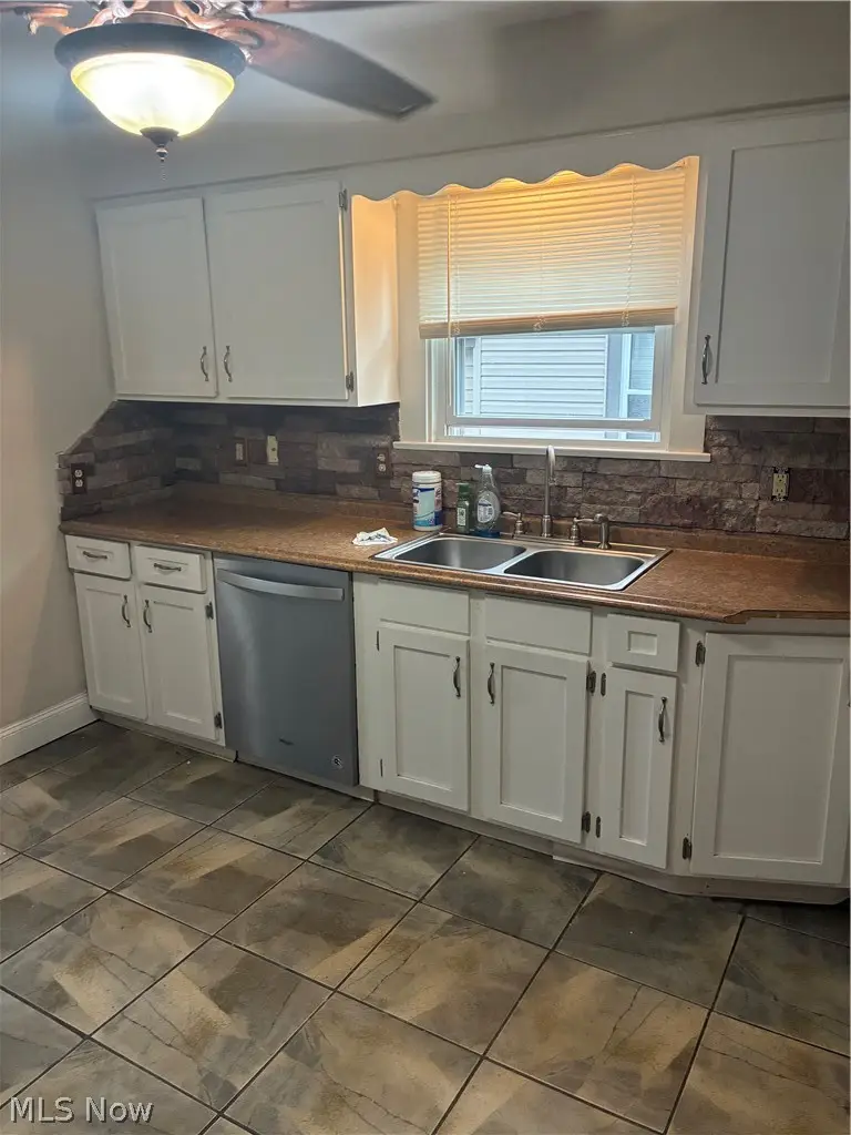 390 Wilson W Street, Struthers, OH 44471 - #2