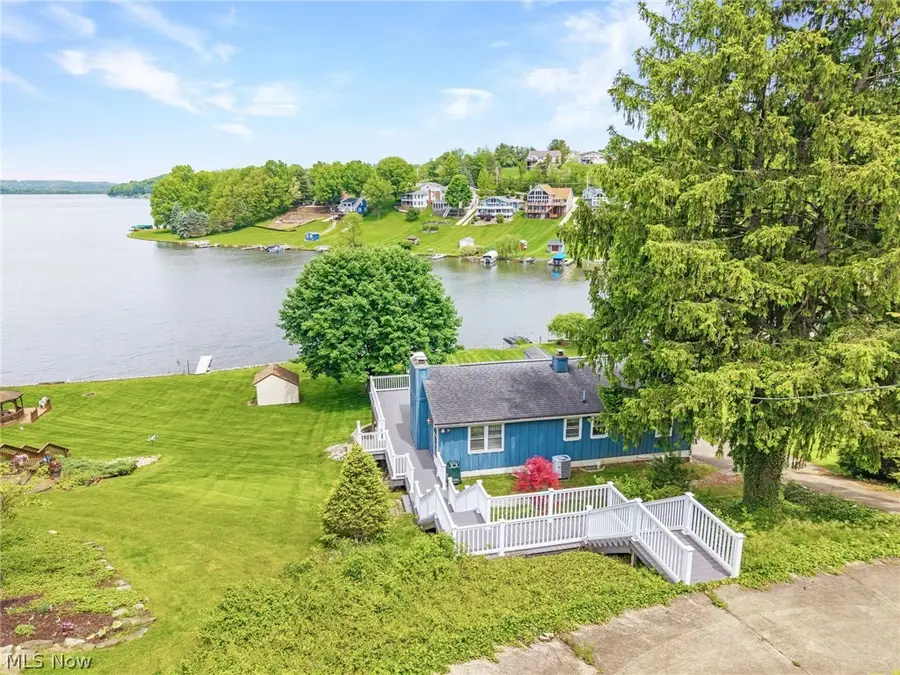 426 E Mohawk Drive, Malvern, OH 44644 - #2