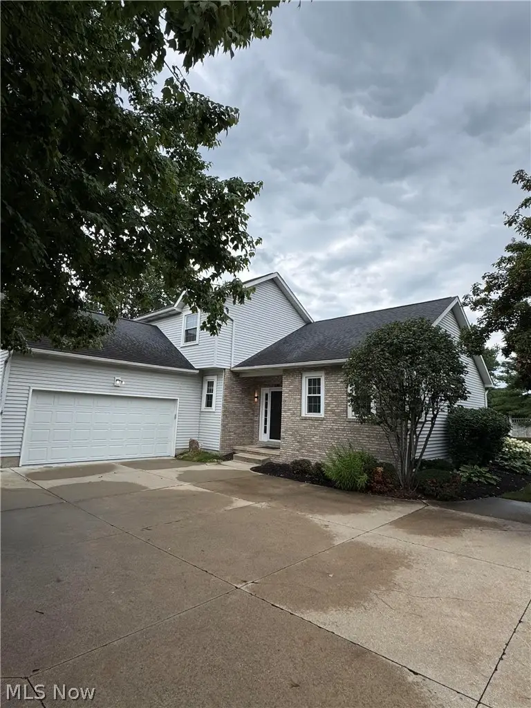 5479 Cable Point Nw Circle, Canton, OH 44718 - #1