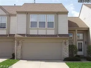1314 S Yorkshire Drive, Broadview Heights, OH 44147