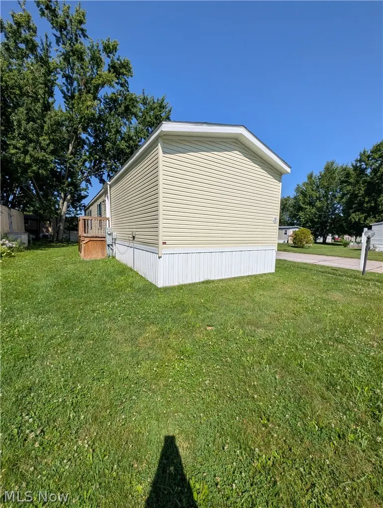 205 Greenbriar Drive, Elyria, OH 44035 - #2