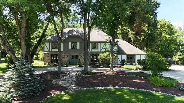 3554 Rolling Hills Drive, Pepper Pike, OH 44124