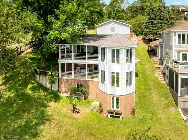 370 E Mohawk Drive, Malvern, OH 44644