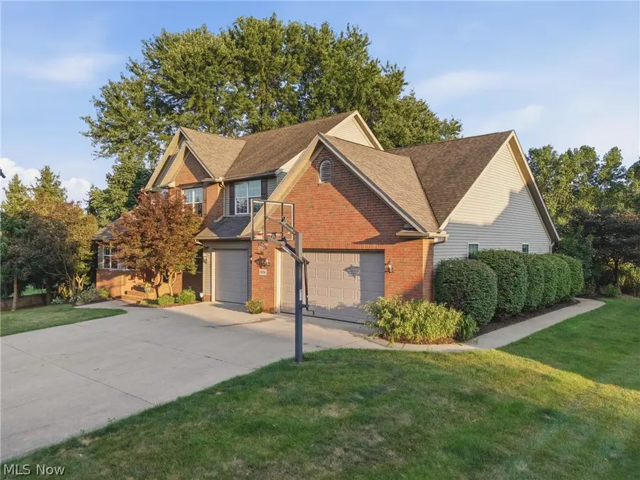 8056 Greenwich Nw Boulevard, Massillon, OH 44646 - #2
