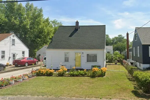 2726 Gilbert Ne Avenue, Canton, OH 44705