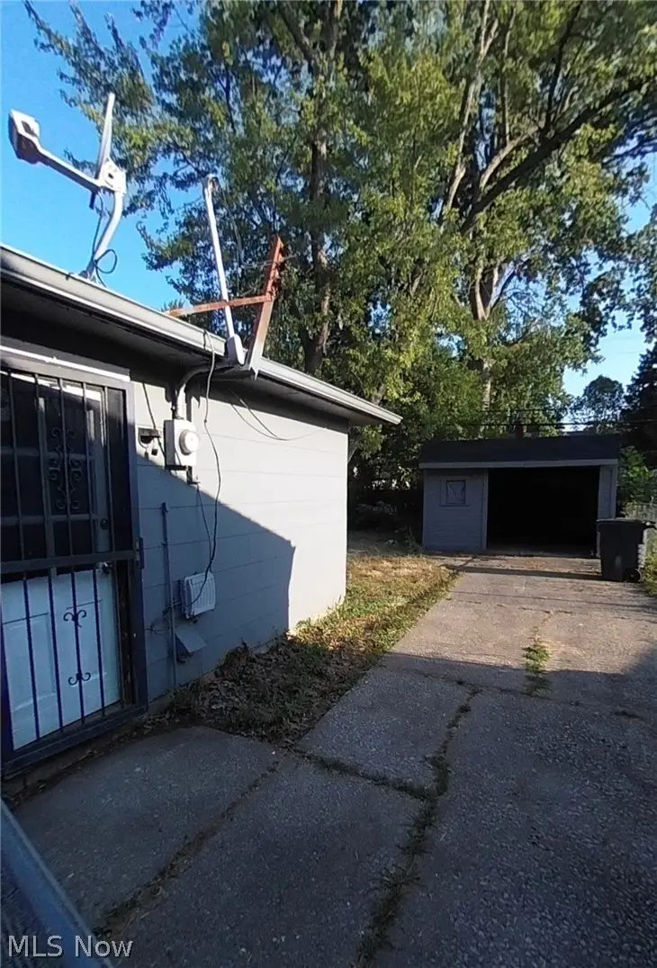 12510 Summerland Avenue, Cleveland, OH 44111 - #3
