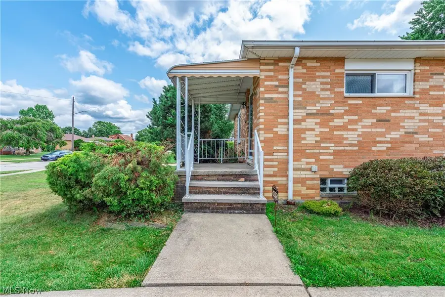 5615 Southington Drive, Parma, OH 44129 - #3