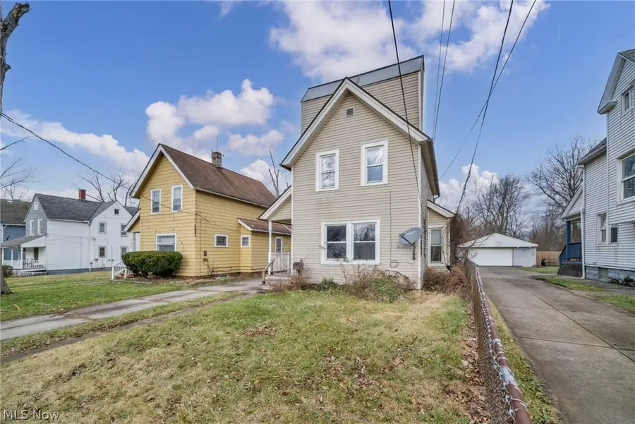 8417 Tioga Avenue, Cleveland, OH 44105 - #2
