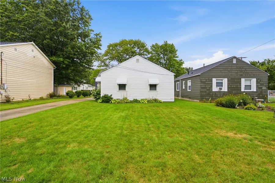 5733 Porter Road, North Olmsted, OH 44070 - #3