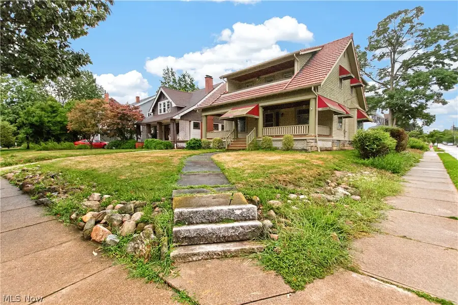16317 Clifton Boulevard, Lakewood, OH 44107 - #2