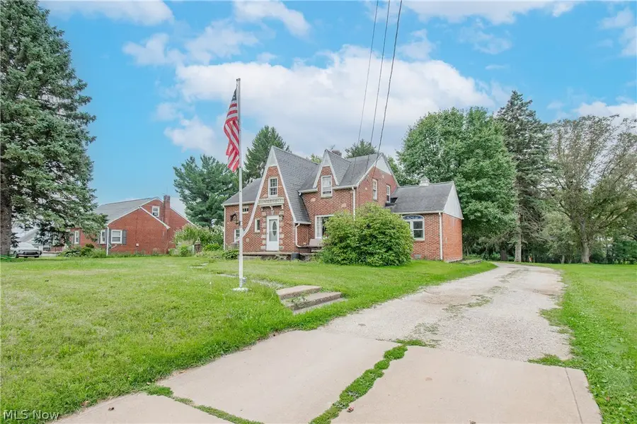 1410 Schneider Ne Street, Canton, OH 44721 - #2